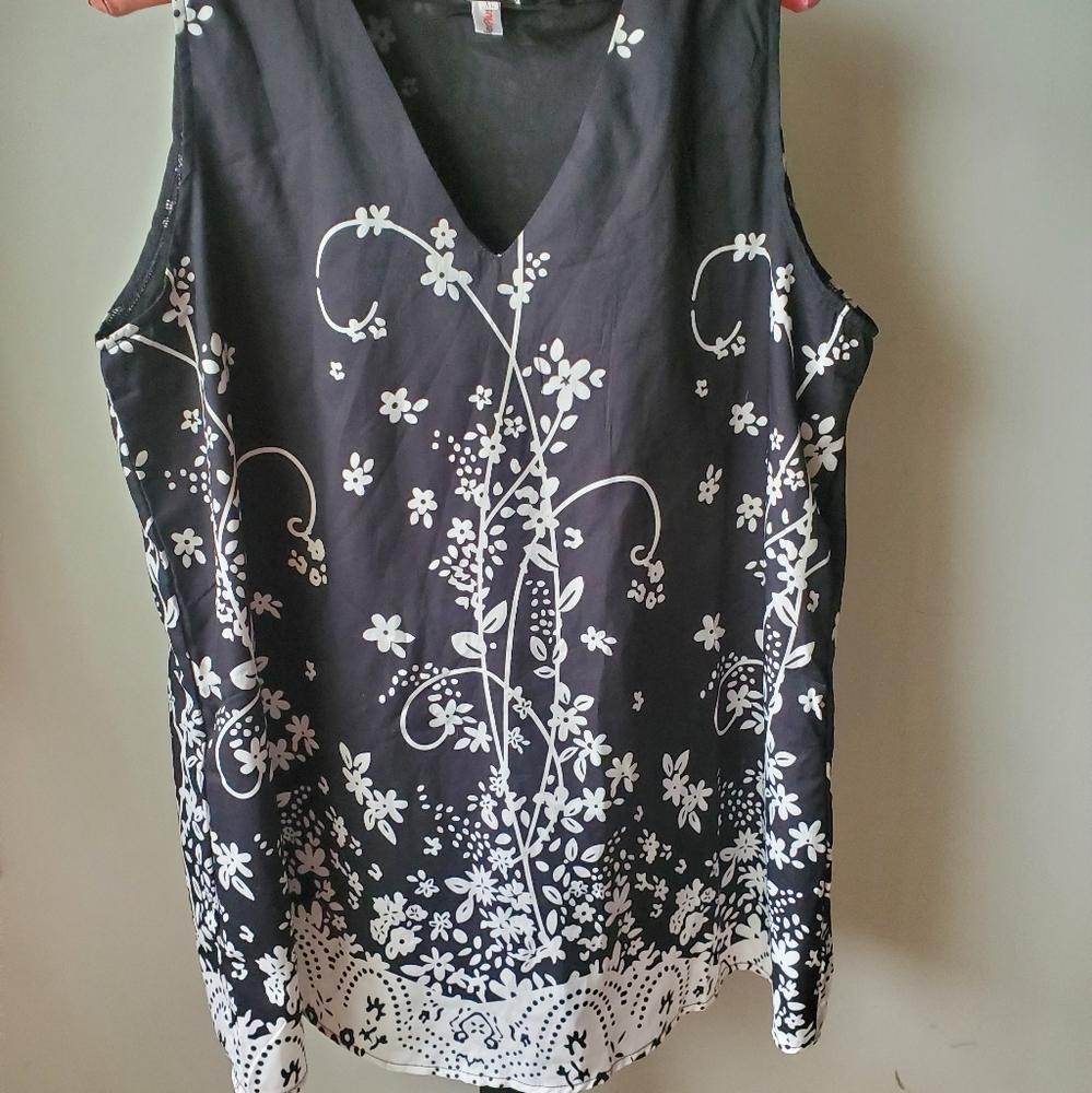 Black and White Floral Tank